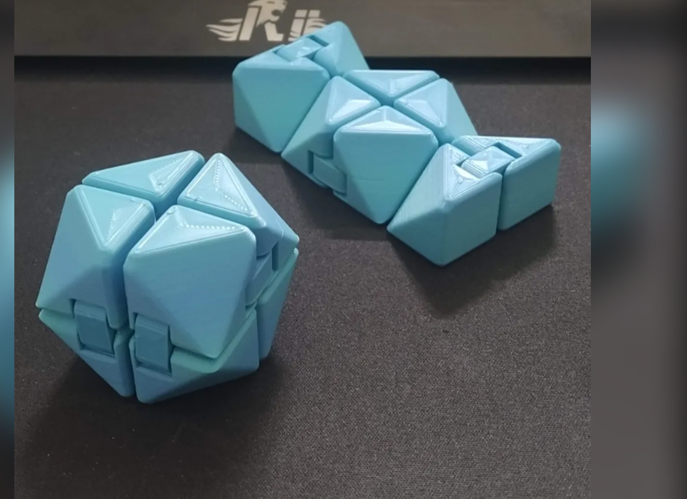 Infinity Triangle Cube